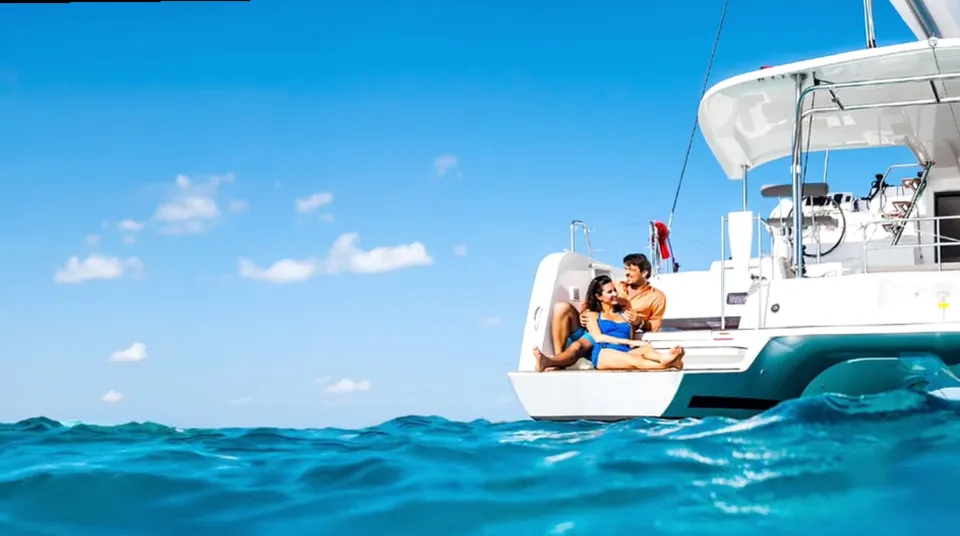Barco disponible para alquiler en Estepona, Andalucía